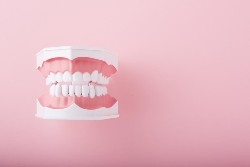 「歯がかゆい、歯茎がムズムズする」は歯茎の炎症のサイン！対処法は？